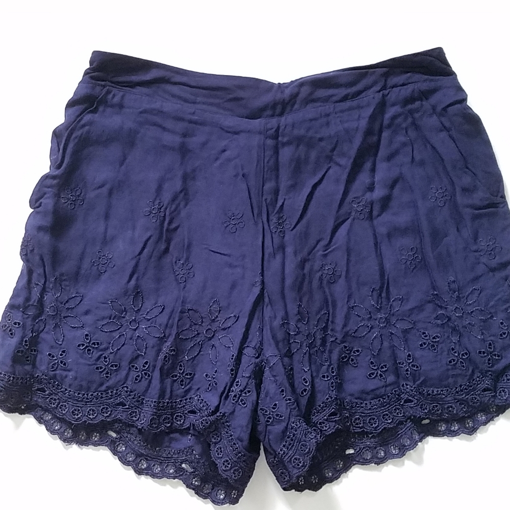 Elegant Navy Blue Lace Trim Women Shorts